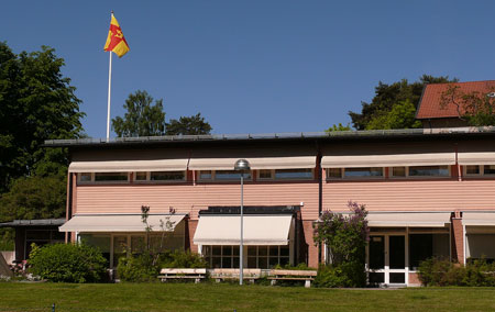 I S:ta Annagården finns Lidingö församlings expedition.