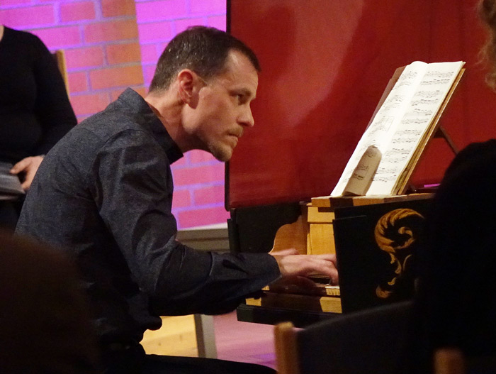Benjamin Åberg spelade cembalo i Ansgarskyrkan under förra årets kulturvecka.