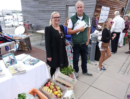 Fastighetsmäklaren Anna Ski och Gerry Kingham, som har företaget Årstiderna med ekologiska råvaror direkt till dörren, ställde ut.