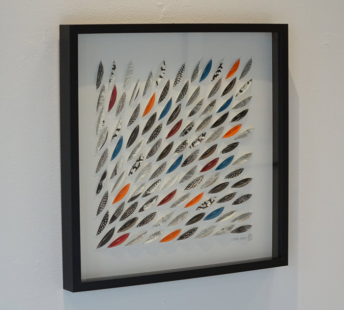 "Skimrande lövverk", linoleumsnitt, akrylfärg, lintråd