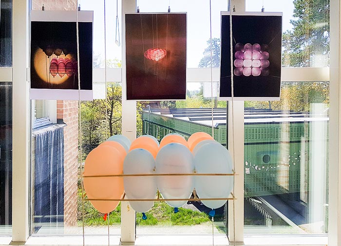 Ljusets betydelse är centralt i Johanna Schweitz Fåhraeus experiment med ballonginstallationen. Foto: Bo Vading, piqs.se