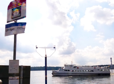 SjöVägen kör vidare under de kommande fyra åren och trafikanterna som åker från och till Larsbergs brygga kan redan nu glädja sig åt att samtliga SL:s betalsystem gäller ombord på båtarna från den 1 april.