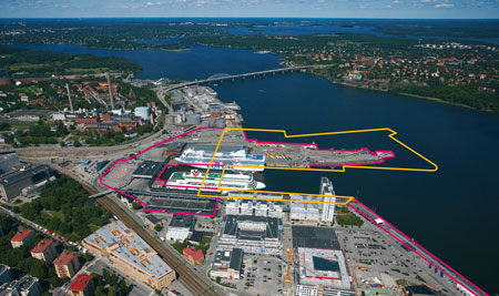 Värtahamnens pir från en annan vinkel. Det lilafärgade området visar dagens hamn, det gula det utbyggda. Foto: Per-Erik Adamsson/Stockholms Hamnar