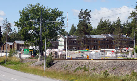 Husen vid Videvägen. Södra Kungsvägen i förgrunden. Foto: Bengt Jansson